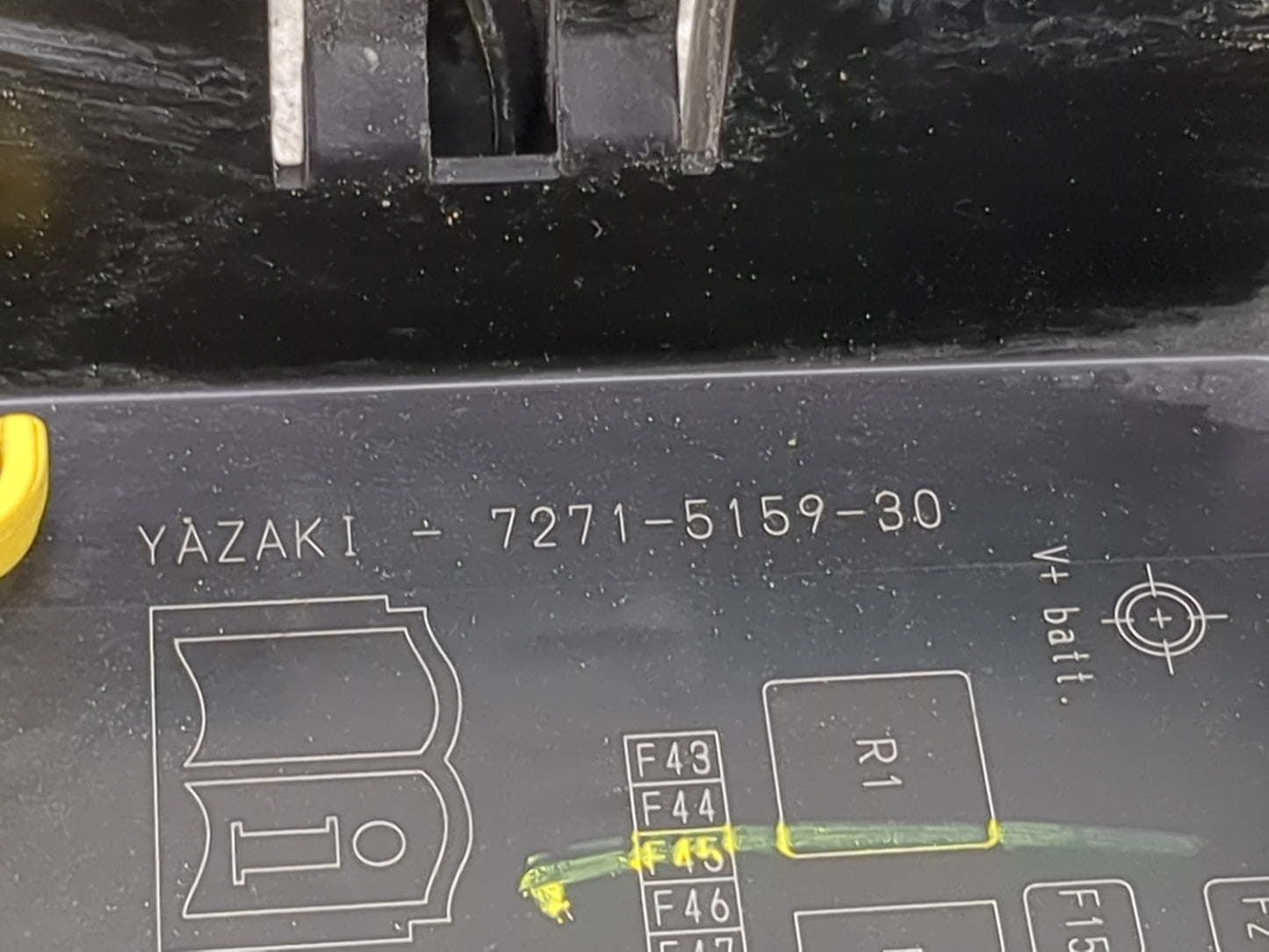 2022 Dodge Charger Fusebox Fuse Box Panel Relay Module P/N:68067896AA P68067896AA, 04671896AA, 04727101AA, 04727170AA Fits O