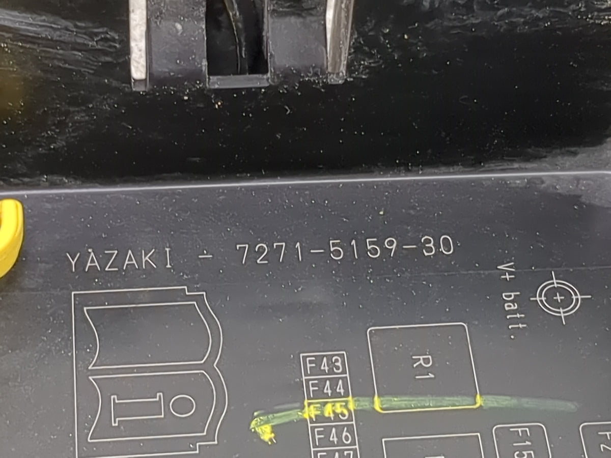 2022 Dodge Charger Fusebox Fuse Box Panel Relay Module P/N:68067896AA P68067896AA, 04671896AA, 04727101AA, 04727170AA Fits O