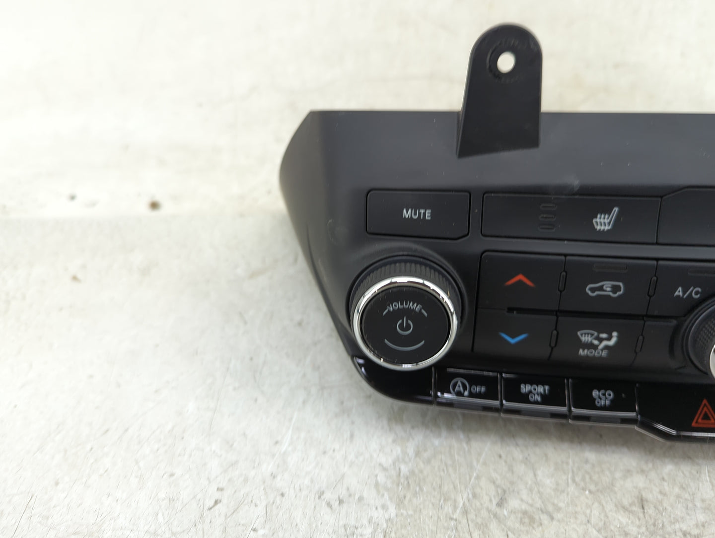 2021-2022 Dodge Durango Climate Control Module Temperature AC/Heater Replacement Fits Fits 2021 2022 OEM Used Auto Parts - O