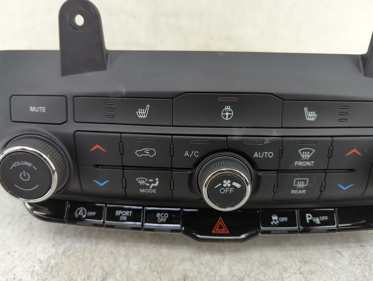 2021-2022 Dodge Durango Climate Control Module Temperature AC/Heater Replacement Fits Fits 2021 2022 OEM Used Auto Parts - O
