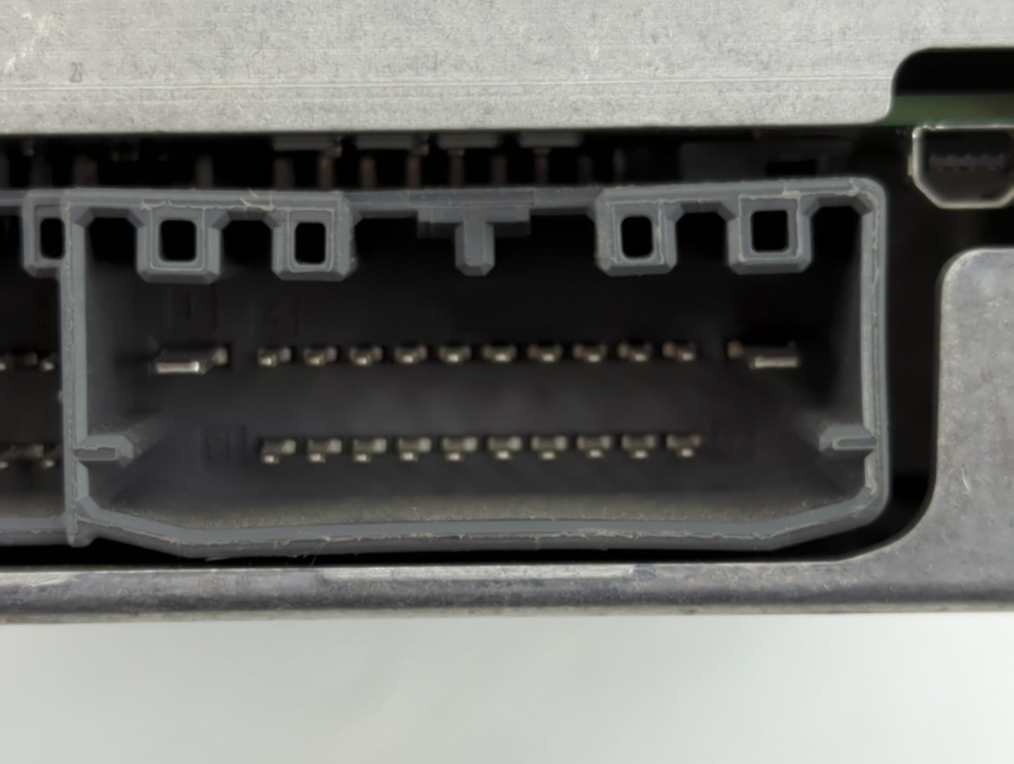2020-2022 Dodge Durango Radio Speaker Amplifier 68547718ab - Oemusedautoparts1.com