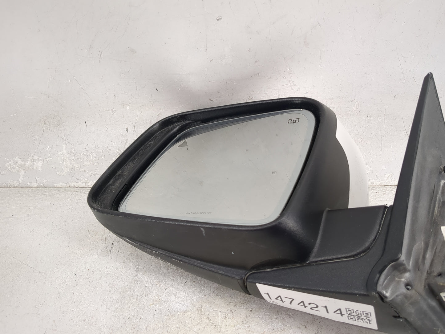 2014-2022 Dodge Durango Driver Side View Mirror - Left Door Mirror OEM Used - Oemusedautoparts1.com