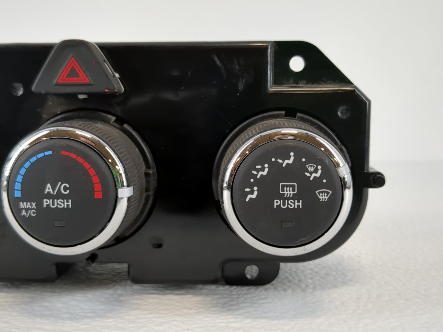 2022 Dodge Ram 1500 Climate Control Module Temperature AC/Heater Replacement P/N:P68268190AA Fits OEM Used Auto Parts - Oemu