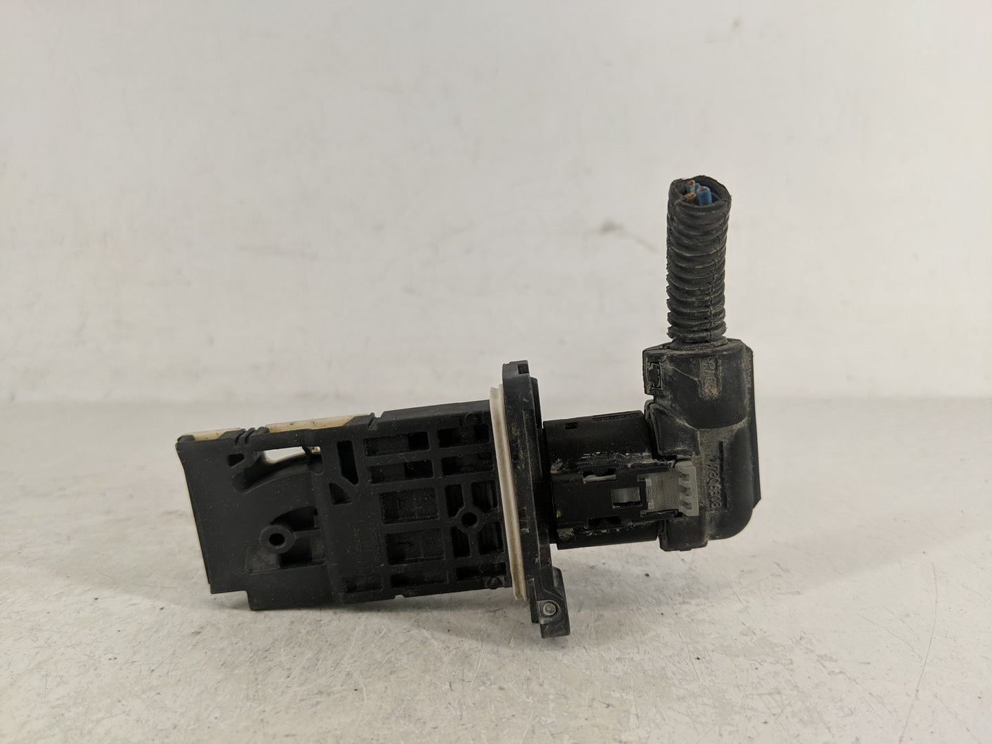 Dodge Ram 1500 Mass Air Flow Meter Maf - Oemusedautoparts1.com