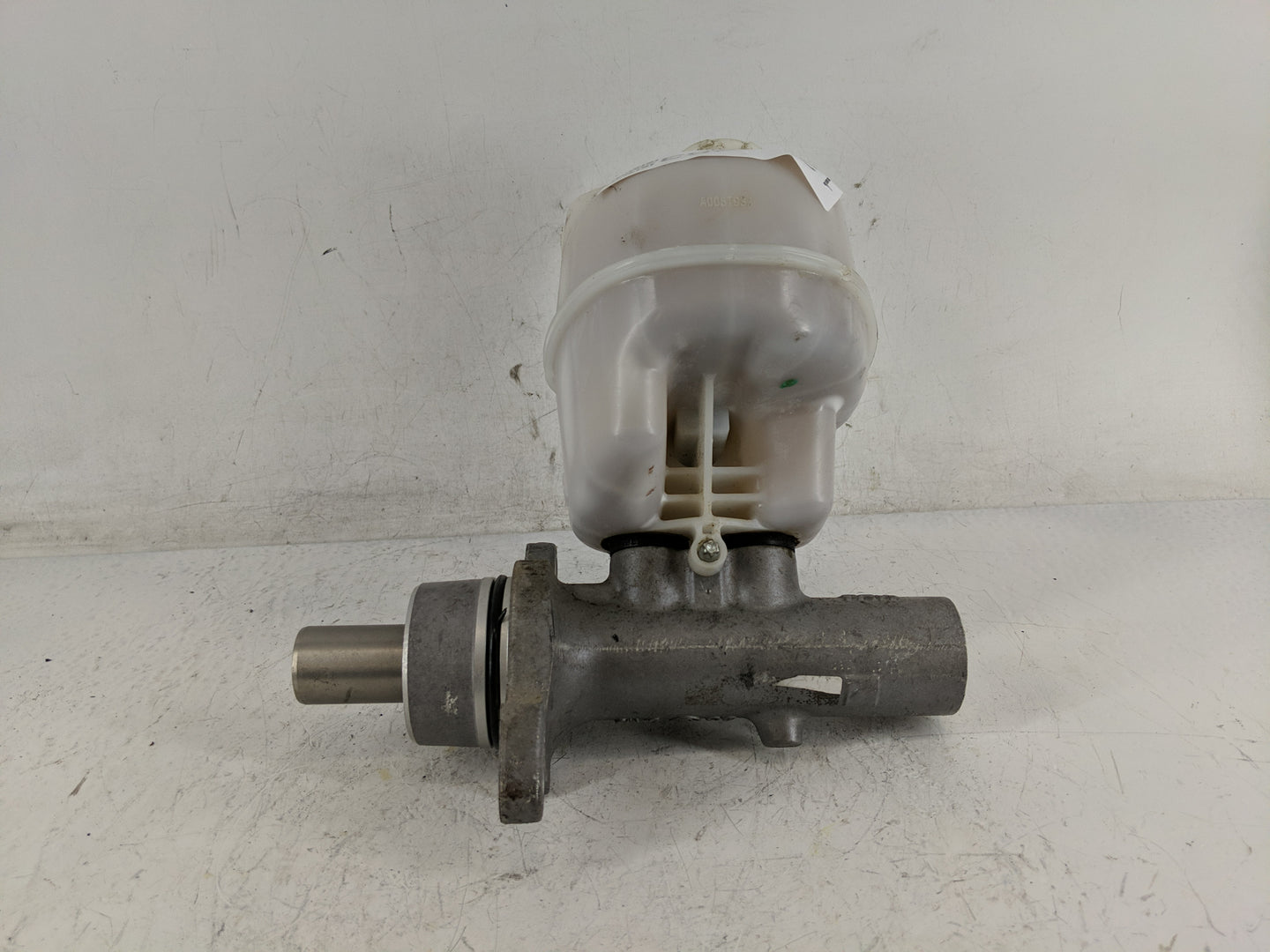 2007-2008 Dodge Ram 1500 Brake Master Cylinder - Oemusedautoparts1.com