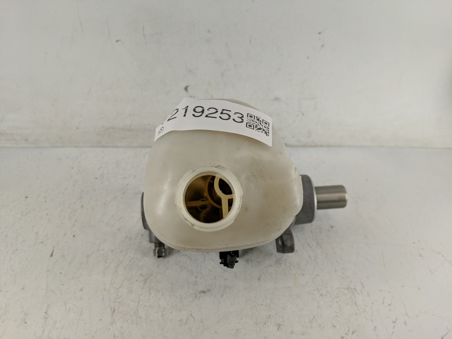 2007-2008 Dodge Ram 1500 Brake Master Cylinder - Oemusedautoparts1.com