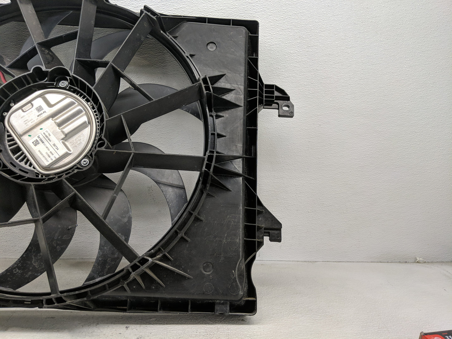 2022 Dodge Ram 1500 Electric Radiator Cooling Fan Motor Assembly P/N:39734 68430018AA Fits Fits 2021 OEM Used Auto Parts - O