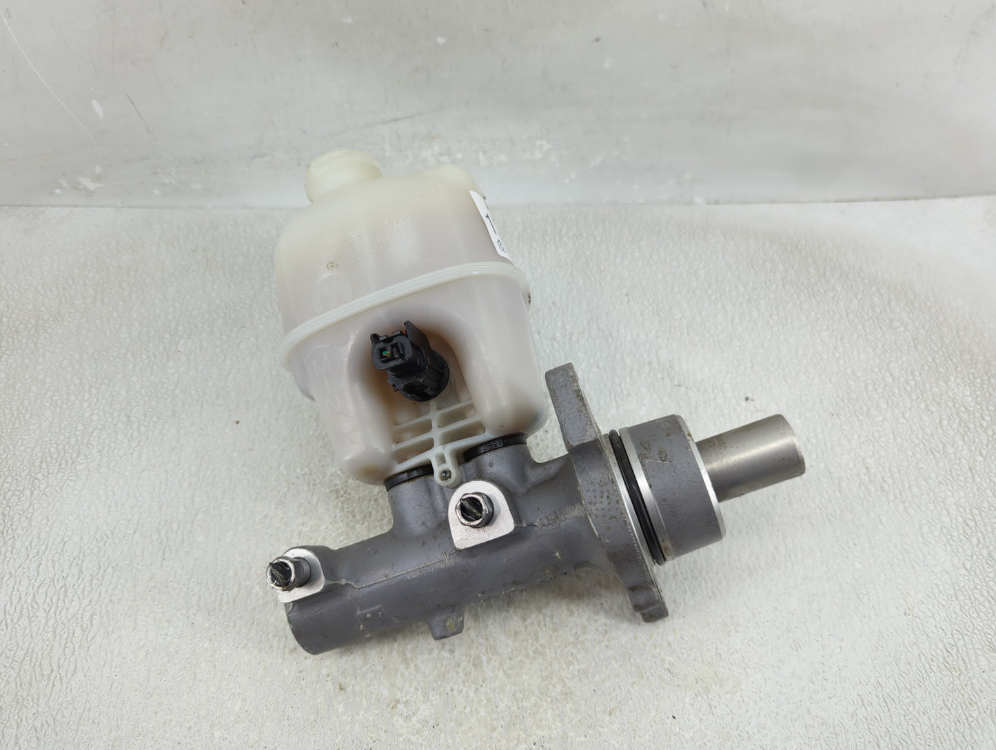 2007-2008 Dodge Ram 1500 Brake Master Cylinder - Oemusedautoparts1.com