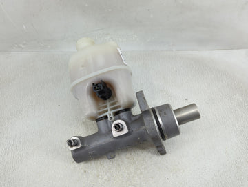 2007-2008 Dodge Ram 1500 Brake Master Cylinder - Oemusedautoparts1.com