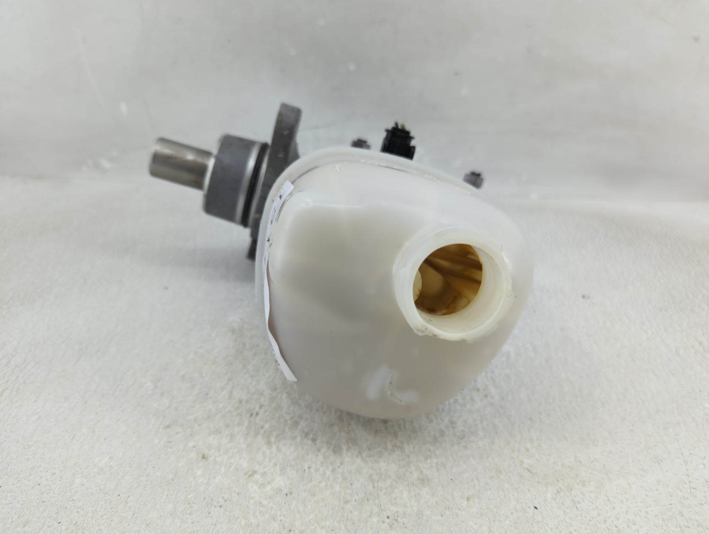 2007-2008 Dodge Ram 1500 Brake Master Cylinder - Oemusedautoparts1.com