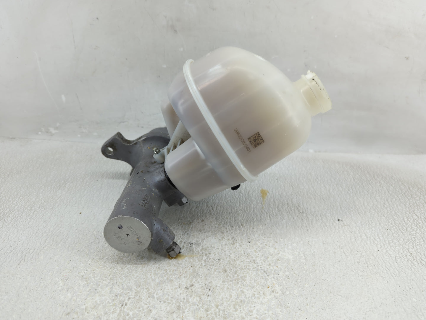 2007-2008 Dodge Ram 1500 Brake Master Cylinder - Oemusedautoparts1.com