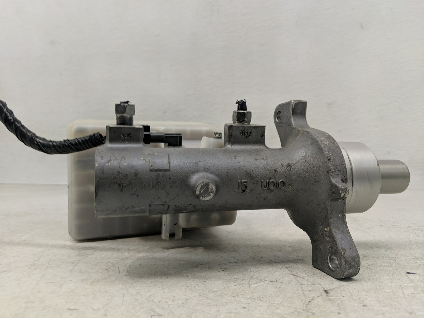Dodge Ram 1500 Brake Master Cylinder - Oemusedautoparts1.com