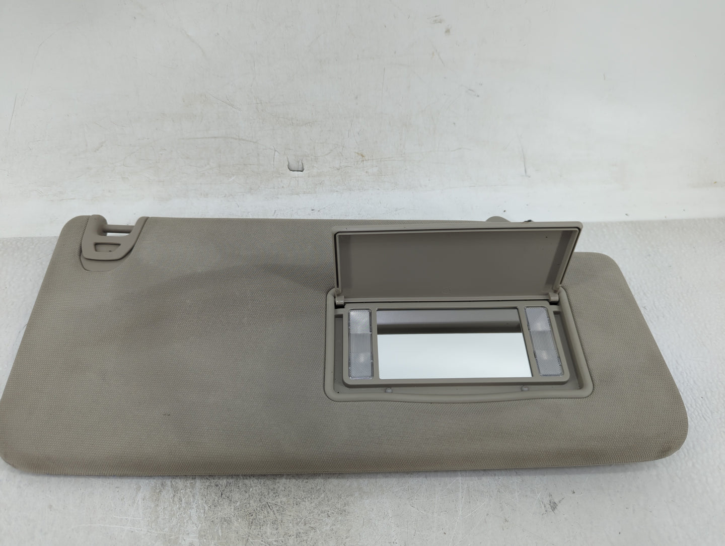 2022 Dodge Ram 1500 Sun Visor Shade Replacement Passenger Right Mirror Fits Fits 2019 2020 2021 OEM Used Auto Parts - Oemuse