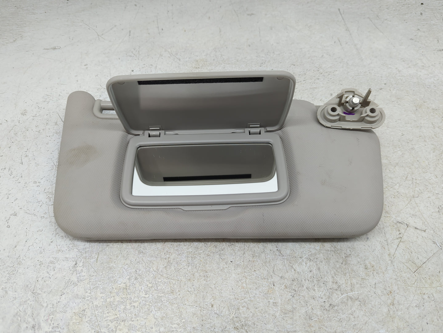 2022 Dodge Ram 2500 Sun Visor Shade Replacement Passenger Right Mirror Fits Fits 2019 2020 2021 OEM Used Auto Parts - Oemuse
