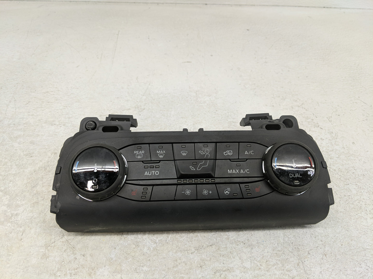 2021-2022 Ford Bronco Climate Control Module Temperature AC/Heater Replacement P/N:N1PT-18C612-GB Fits Fits 2021 2022 OEM Us