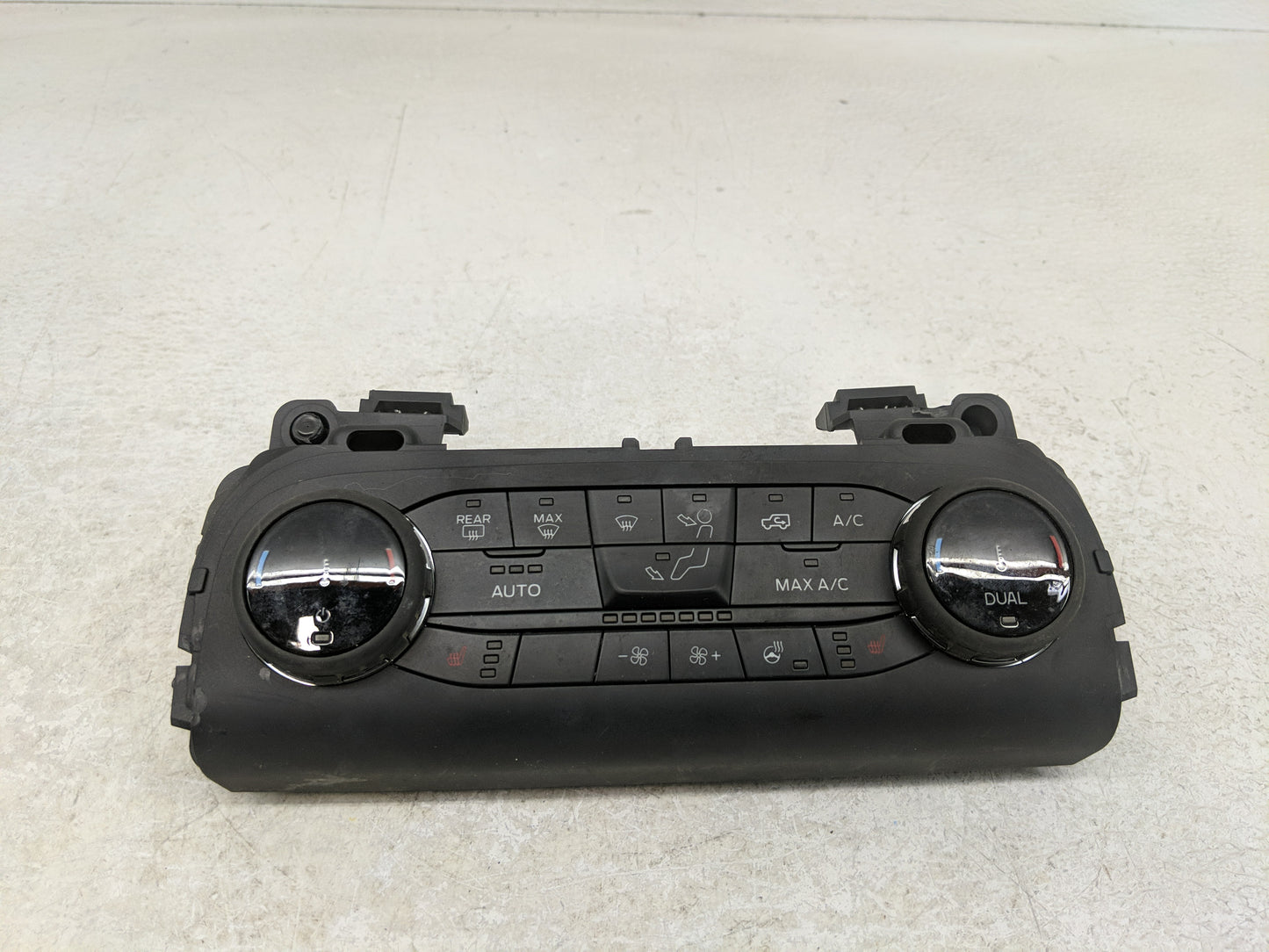 2021-2022 Ford Bronco Climate Control Module Temperature AC/Heater Replacement P/N:N1PT-18C612-GB Fits Fits 2021 2022 OEM Us