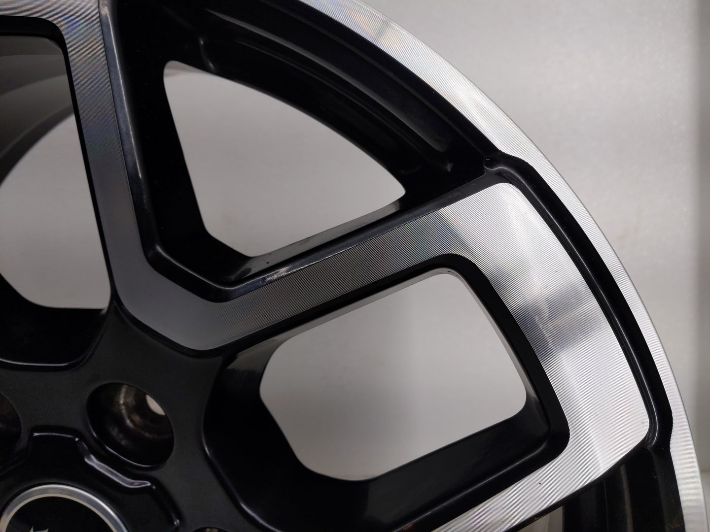 2021-2022 Ford Bronco Oem Wheel Rim 777432 - Oemusedautoparts1.com