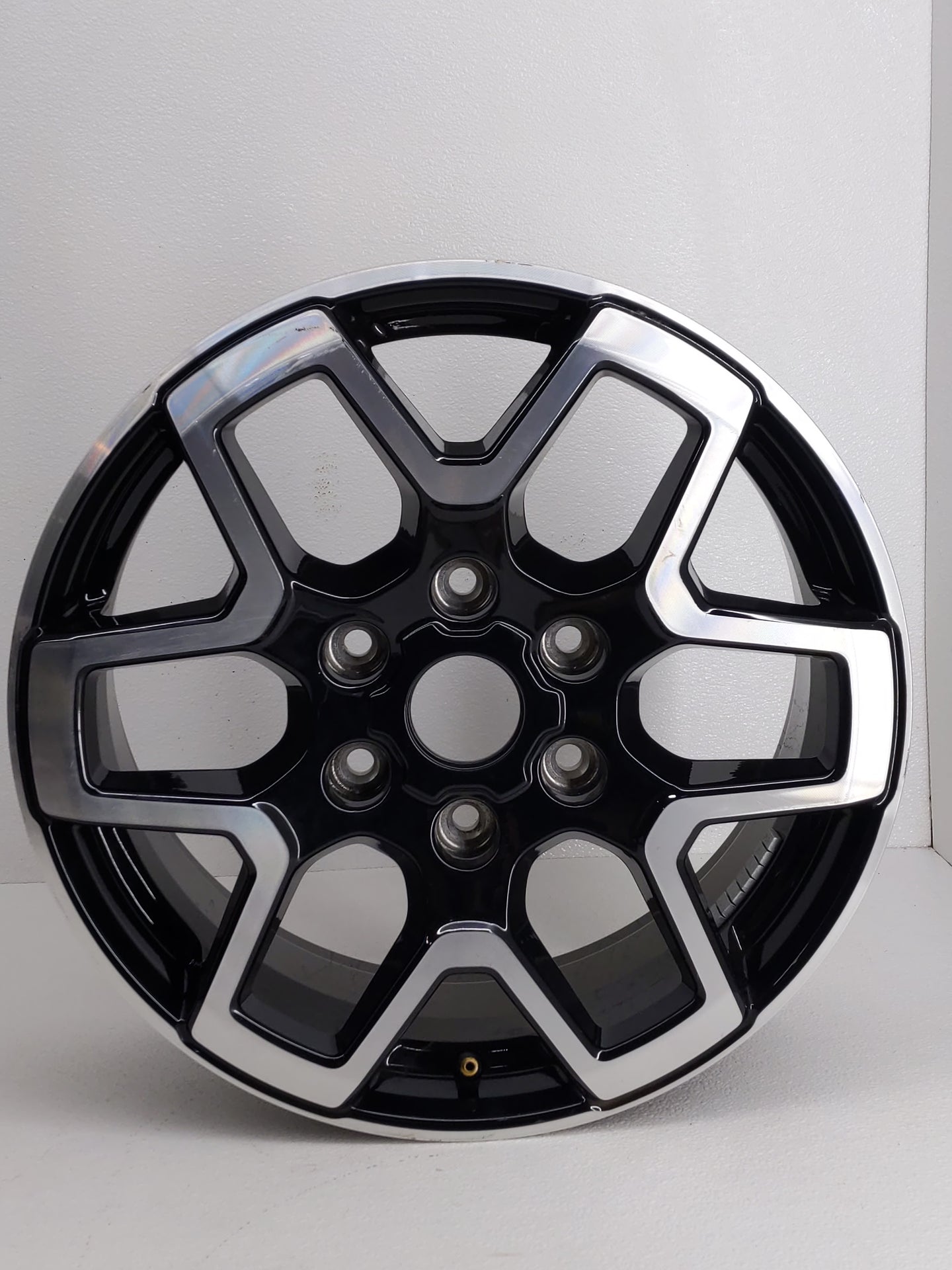 2021-2022 Ford Bronco Oem Wheel Rim 808924 - Oemusedautoparts1.com