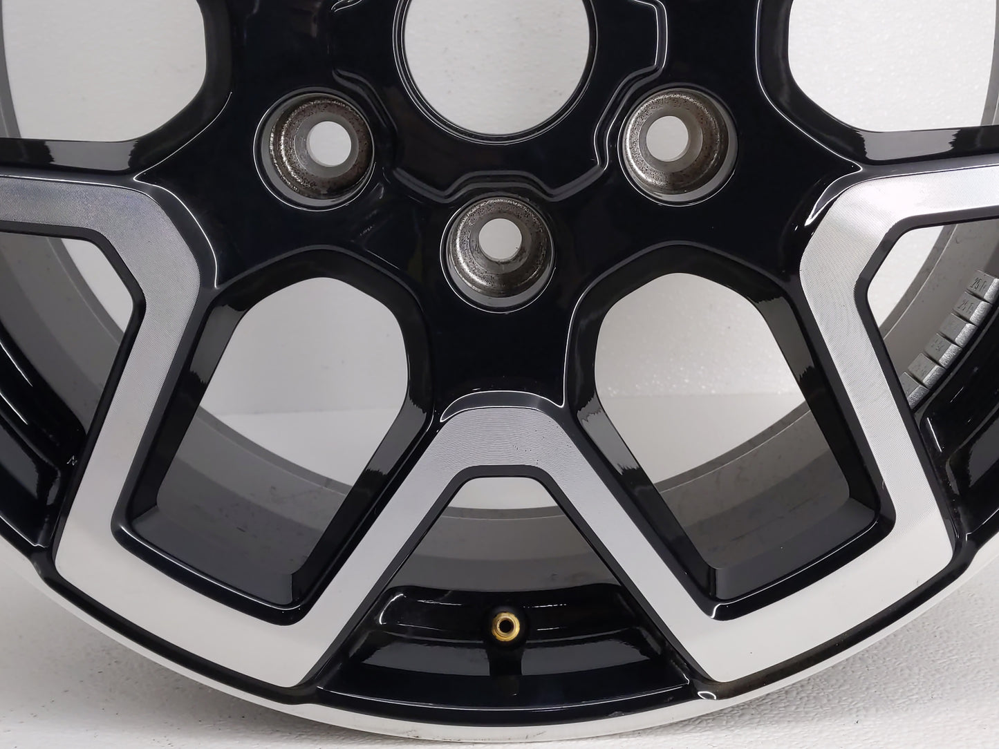 2021-2022 Ford Bronco Oem Wheel Rim 808924 - Oemusedautoparts1.com