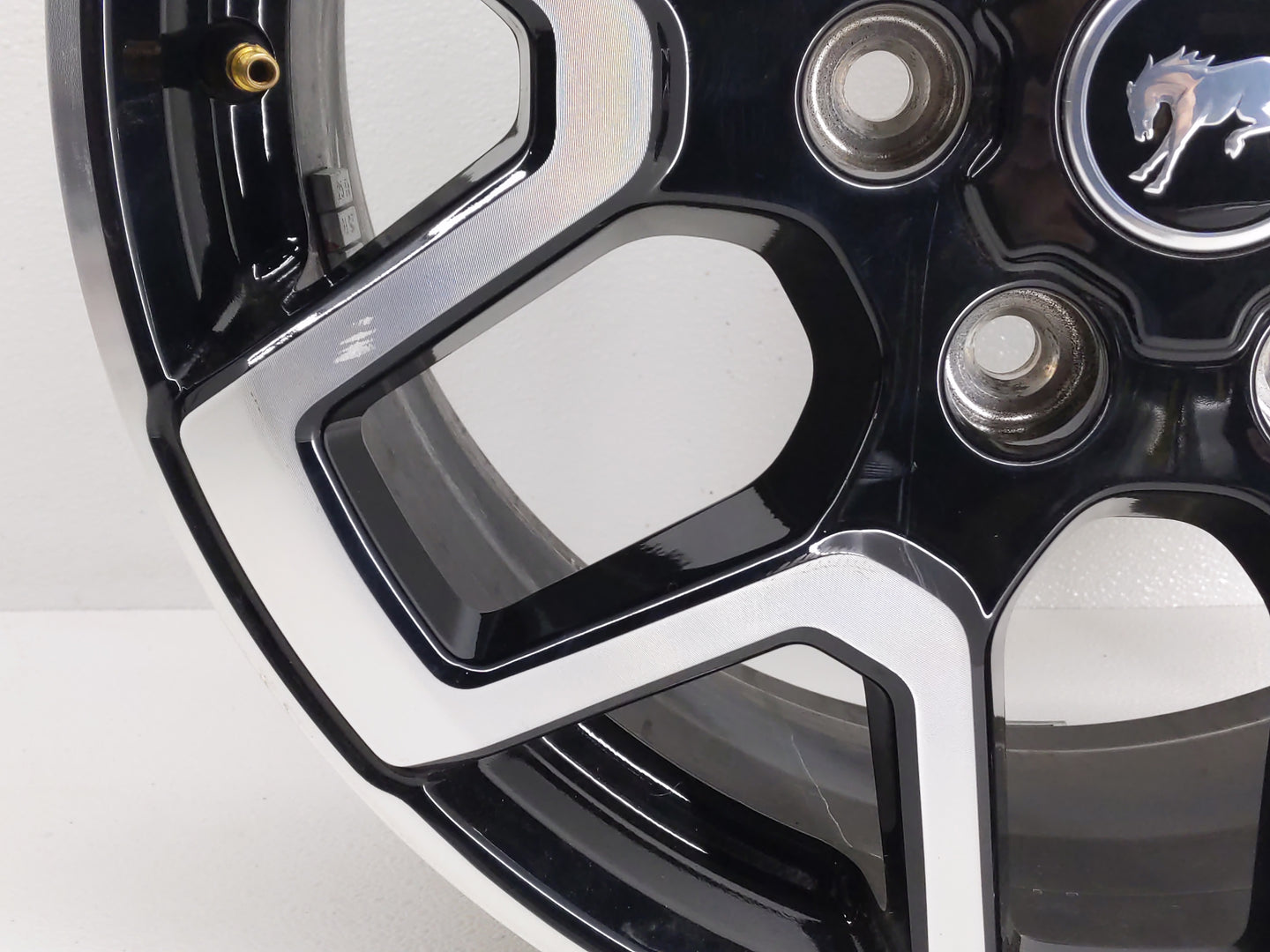 2021-2022 Ford Bronco Oem Wheel Rim 808925 - Oemusedautoparts1.com