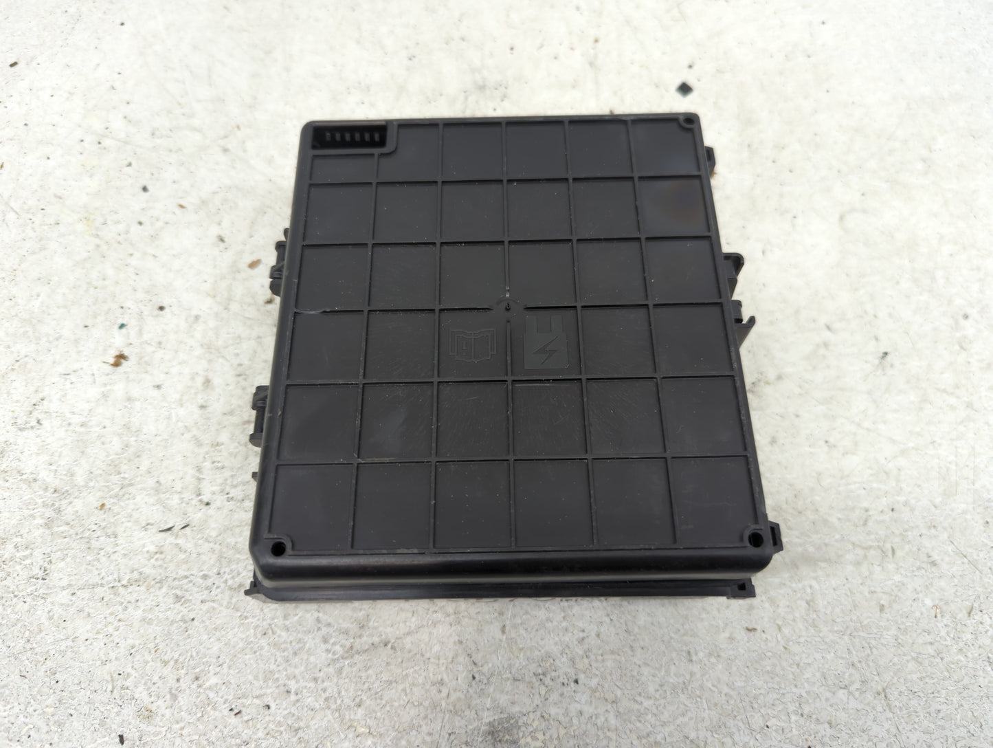 2021-2022 Ford Bronco Sport Fusebox Fuse Box Panel Relay Module P/N:E07715201 Fits Fits 2021 2022 OEM Used Auto Parts - Oemu