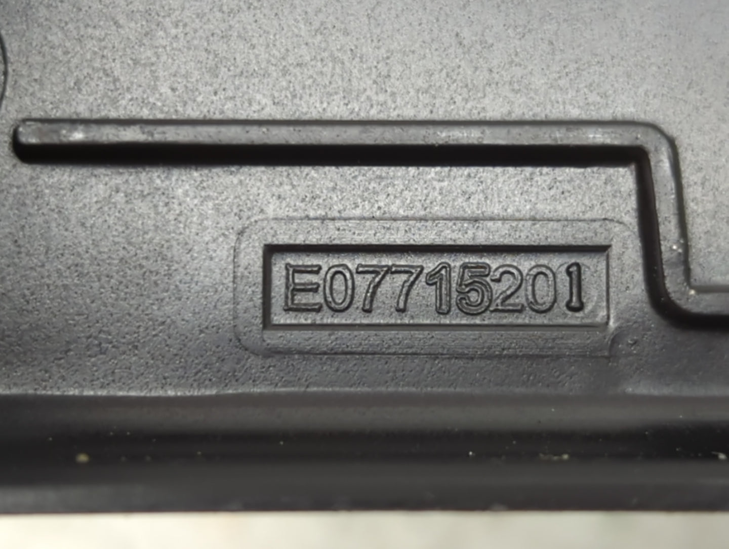 2021-2022 Ford Bronco Sport Fusebox Fuse Box Panel Relay Module P/N:E07715201 Fits Fits 2021 2022 OEM Used Auto Parts - Oemu