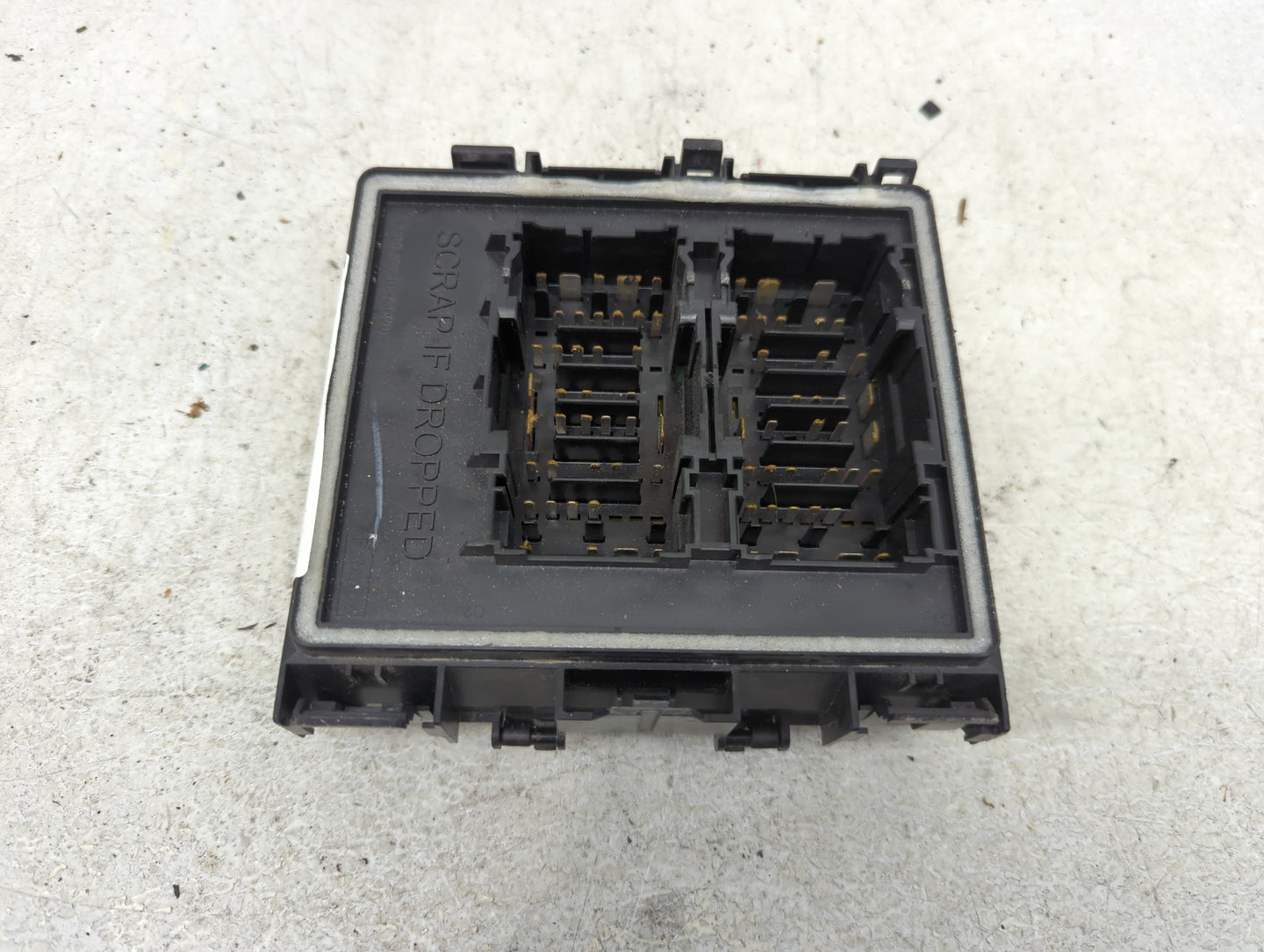 2021-2022 Ford Bronco Sport Fusebox Fuse Box Panel Relay Module P/N:E07715201 Fits Fits 2021 2022 OEM Used Auto Parts - Oemu