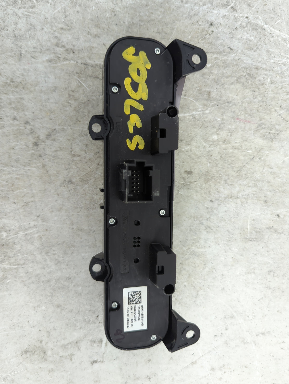 2021-2022 Ford Bronco Sport Radio Control Panel 1489499 - Oemusedautoparts1.com