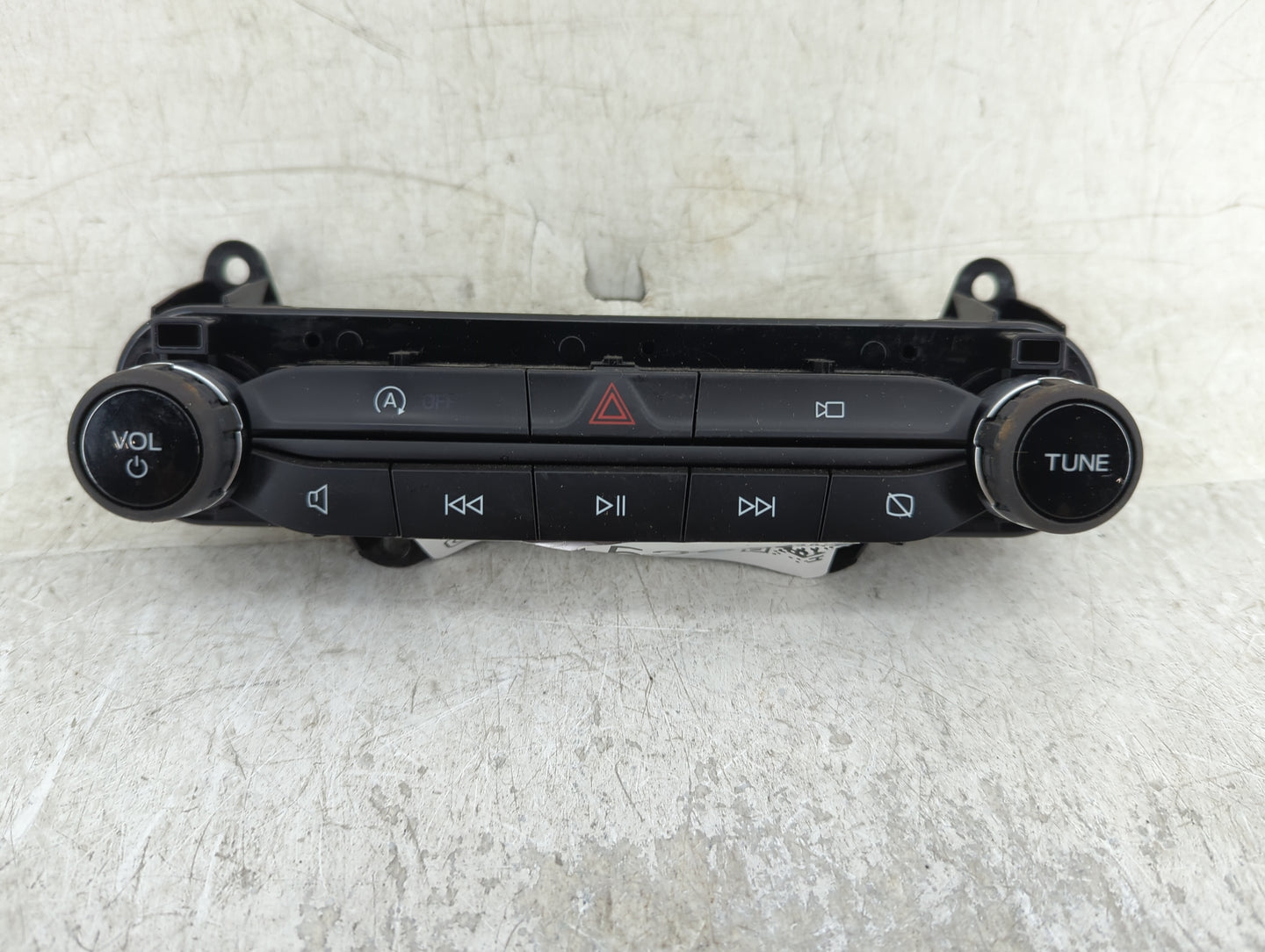 2021-2022 Ford Bronco Sport Radio AM FM Cd Player Receiver Replacement P/N:M1PT-18K811-CC Fits Fits 2021 2022 OEM Used Auto 