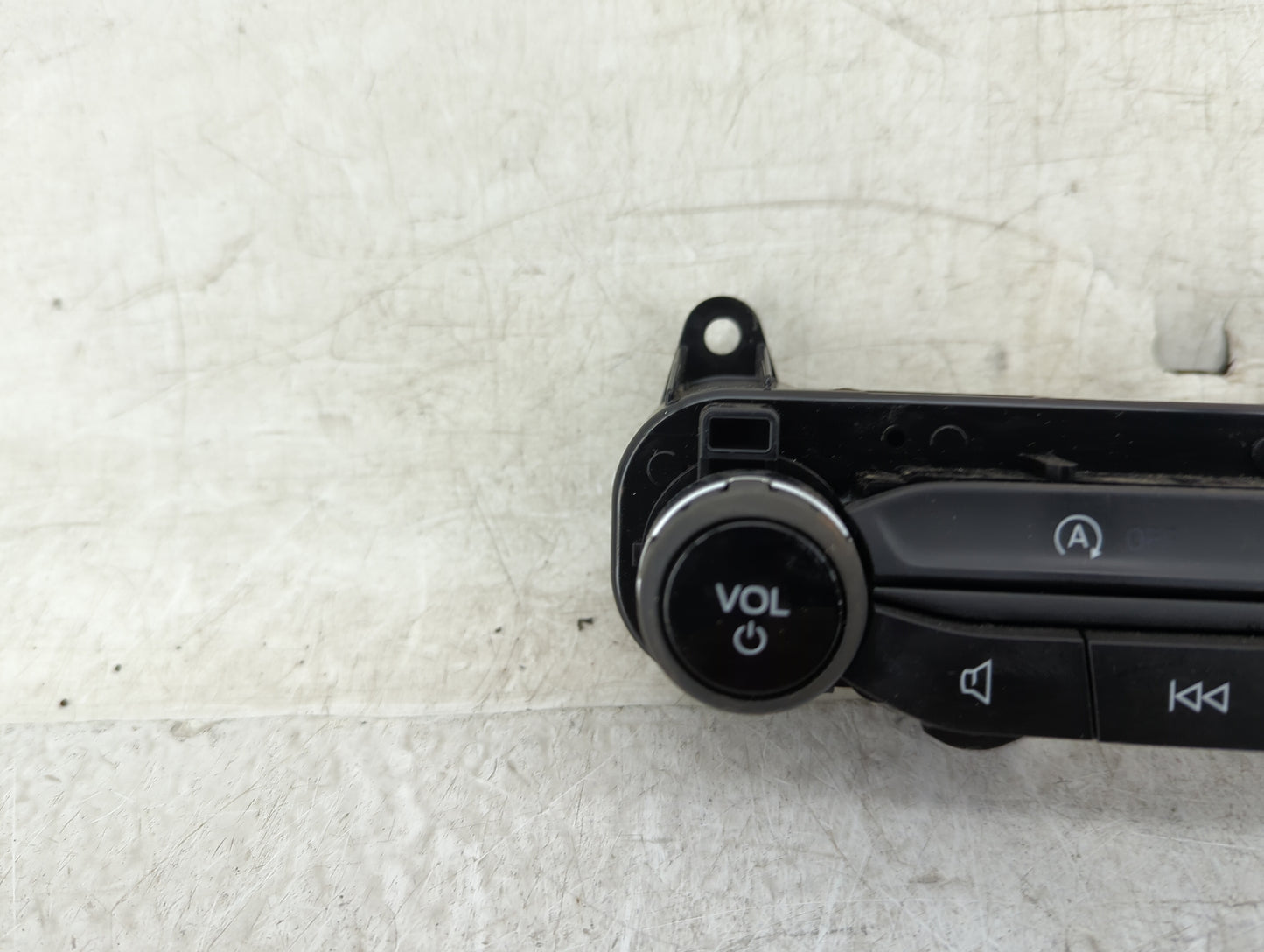 2021-2022 Ford Bronco Sport Radio AM FM Cd Player Receiver Replacement P/N:M1PT-18K811-CC Fits Fits 2021 2022 OEM Used Auto 
