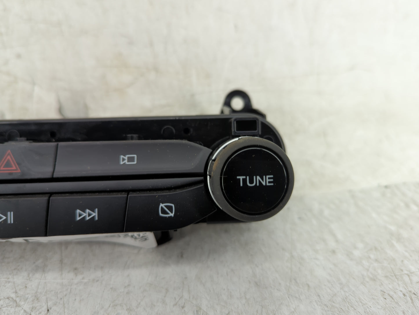2021-2022 Ford Bronco Sport Radio AM FM Cd Player Receiver Replacement P/N:M1PT-18K811-CC Fits Fits 2021 2022 OEM Used Auto 