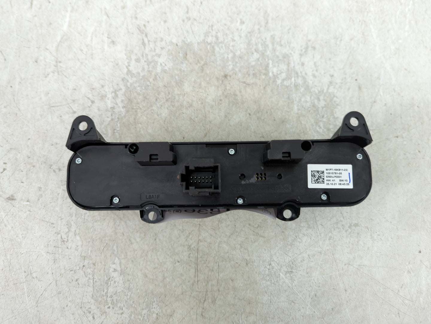 2021-2022 Ford Bronco Sport Radio AM FM Cd Player Receiver Replacement P/N:M1PT-18K811-CC Fits Fits 2021 2022 OEM Used Auto 