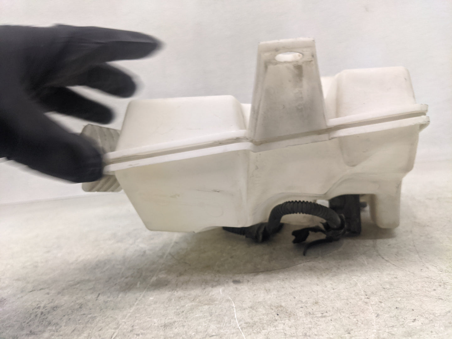 Ford E-transit Windshield Washer Fluid Reservoir Bottle - Oemusedautoparts1.com