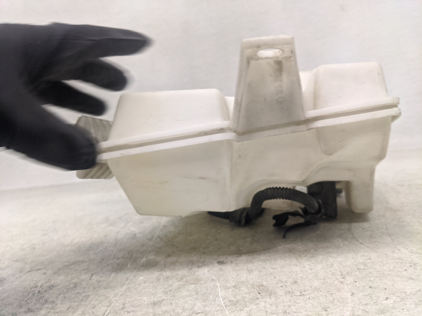 Ford E-transit Windshield Washer Fluid Reservoir Bottle - Oemusedautoparts1.com