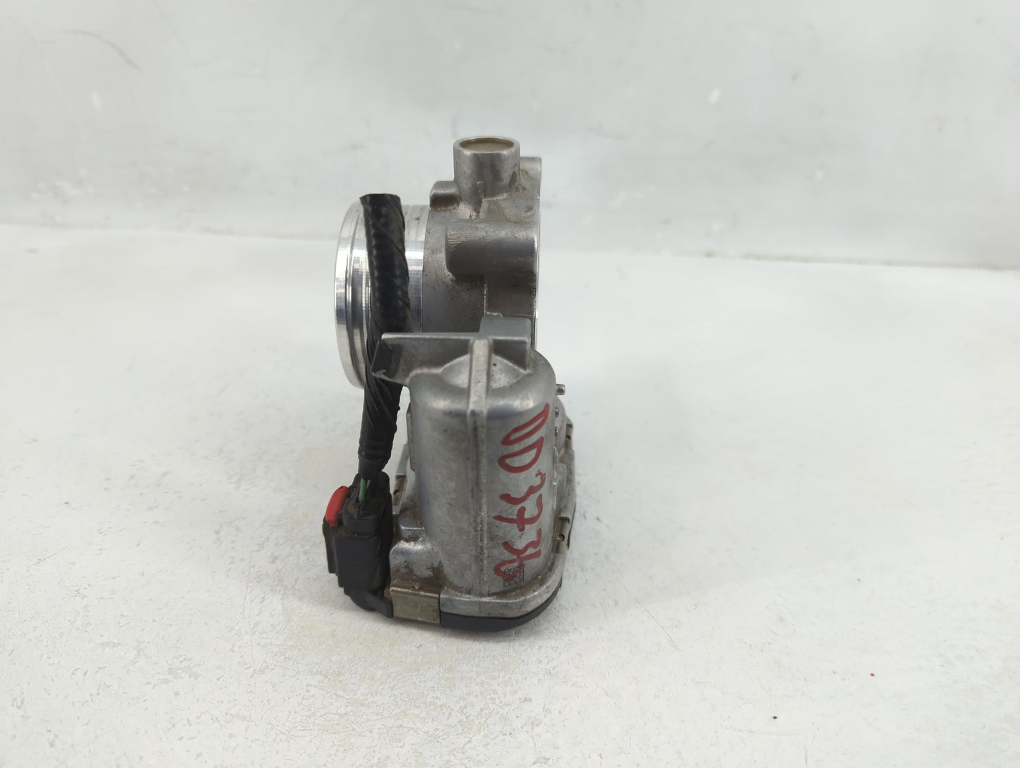 2018-2022 Ford Ecosport Throttle Body P/N:DS7E-9F991-BB Fits Fits 2014 2015 2016 2017 2018 2019 2020 2021 2022 OEM Used Auto