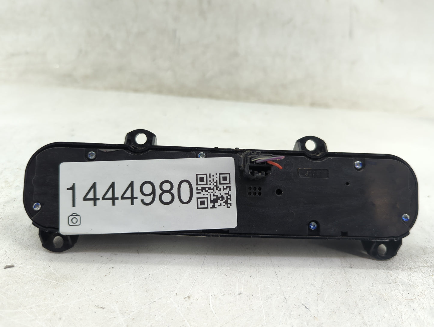 2021-2022 Ford Ecosport Radio AM FM Cd Player Receiver Replacement P/N:GN15-18K811-HF 10175180-00 Fits Fits 2020 2021 2022 O