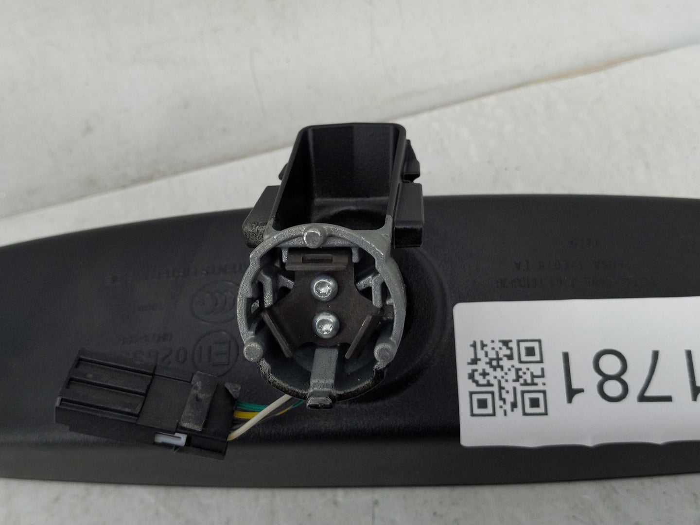 2019-2020 Ford Edge Interior Rear View Mirror Replacement OEM P/N:E11026531 E11046532 Fits Fits 2019 2020 OEM Used Auto Part