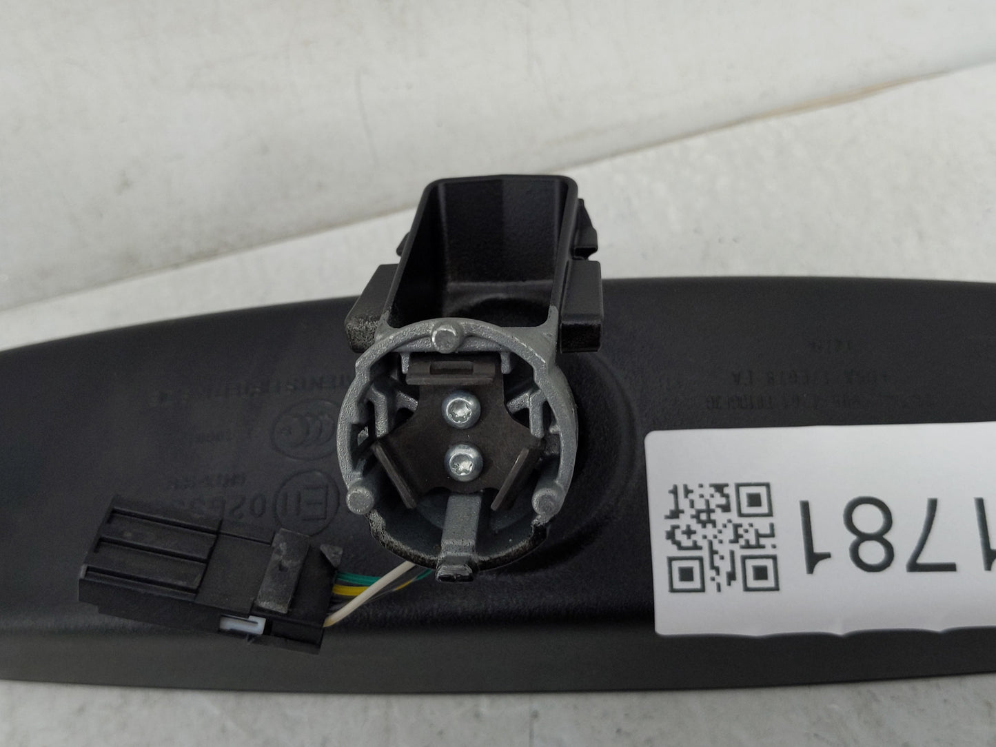 2019-2020 Ford Edge Interior Rear View Mirror Replacement OEM P/N:E11026531 E11046532 Fits Fits 2019 2020 OEM Used Auto Part
