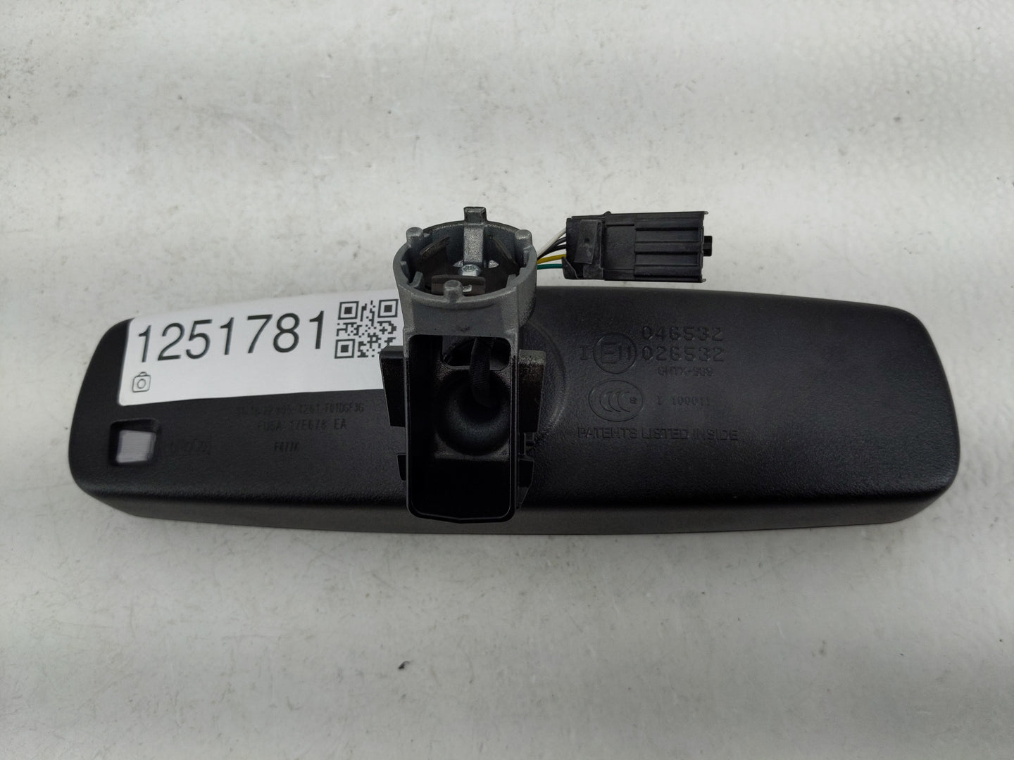 2019-2020 Ford Edge Interior Rear View Mirror Replacement OEM P/N:E11026531 E11046532 Fits Fits 2019 2020 OEM Used Auto Part