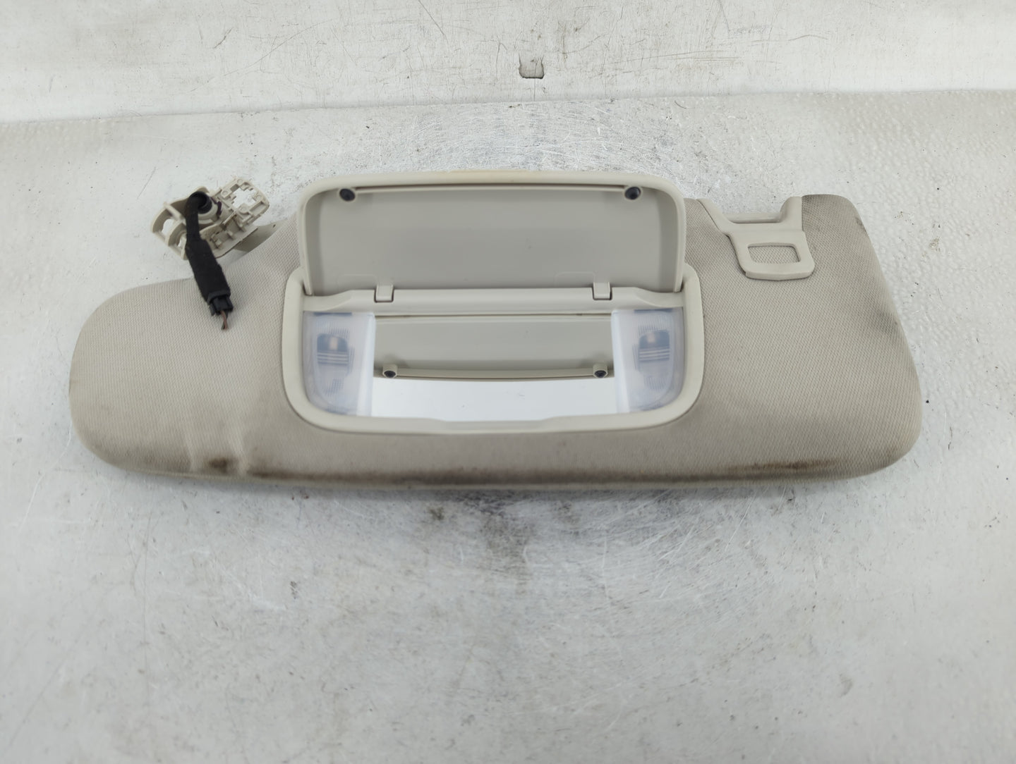 2015-2020 Ford Edge Sun Visor Shade Replacement Driver Left Mirror Fits Fits 2015 2016 2017 2018 2019 2020 OEM Used Auto Par