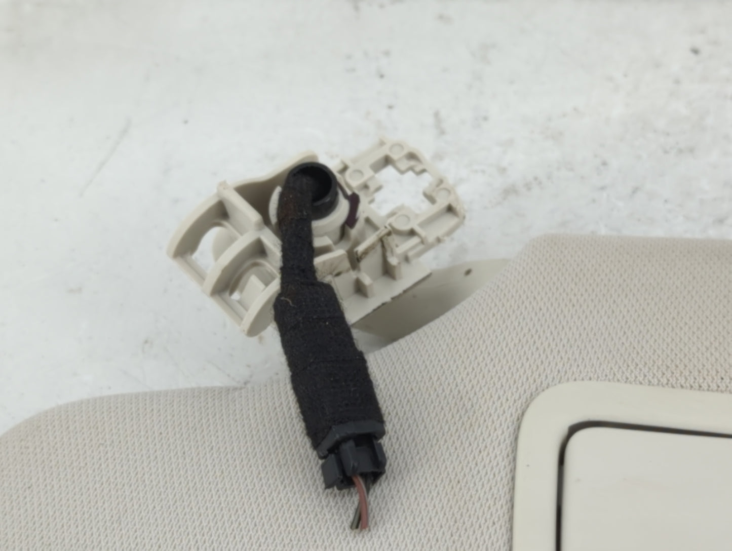2015-2020 Ford Edge Sun Visor Shade Replacement Driver Left Mirror Fits Fits 2015 2016 2017 2018 2019 2020 OEM Used Auto Par