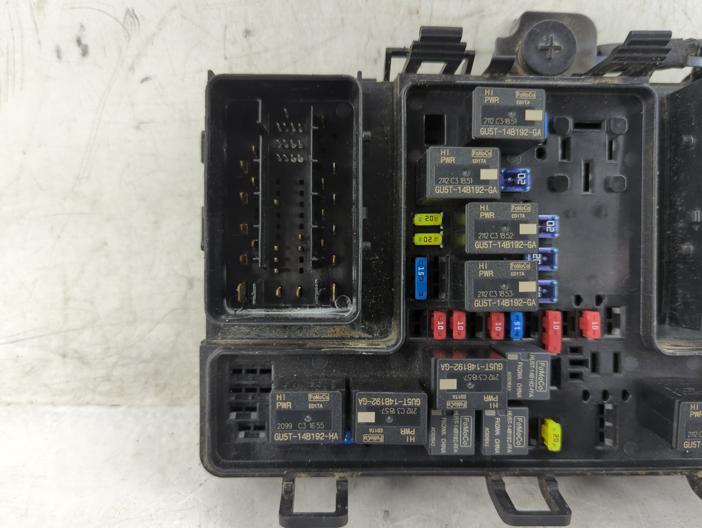 2019-2020 Ford Edge Fusebox Fuse Box Panel Relay Module P/N:G2GT14A075AA Fits Fits 2019 2020 OEM Used Auto Parts - Oemusedau