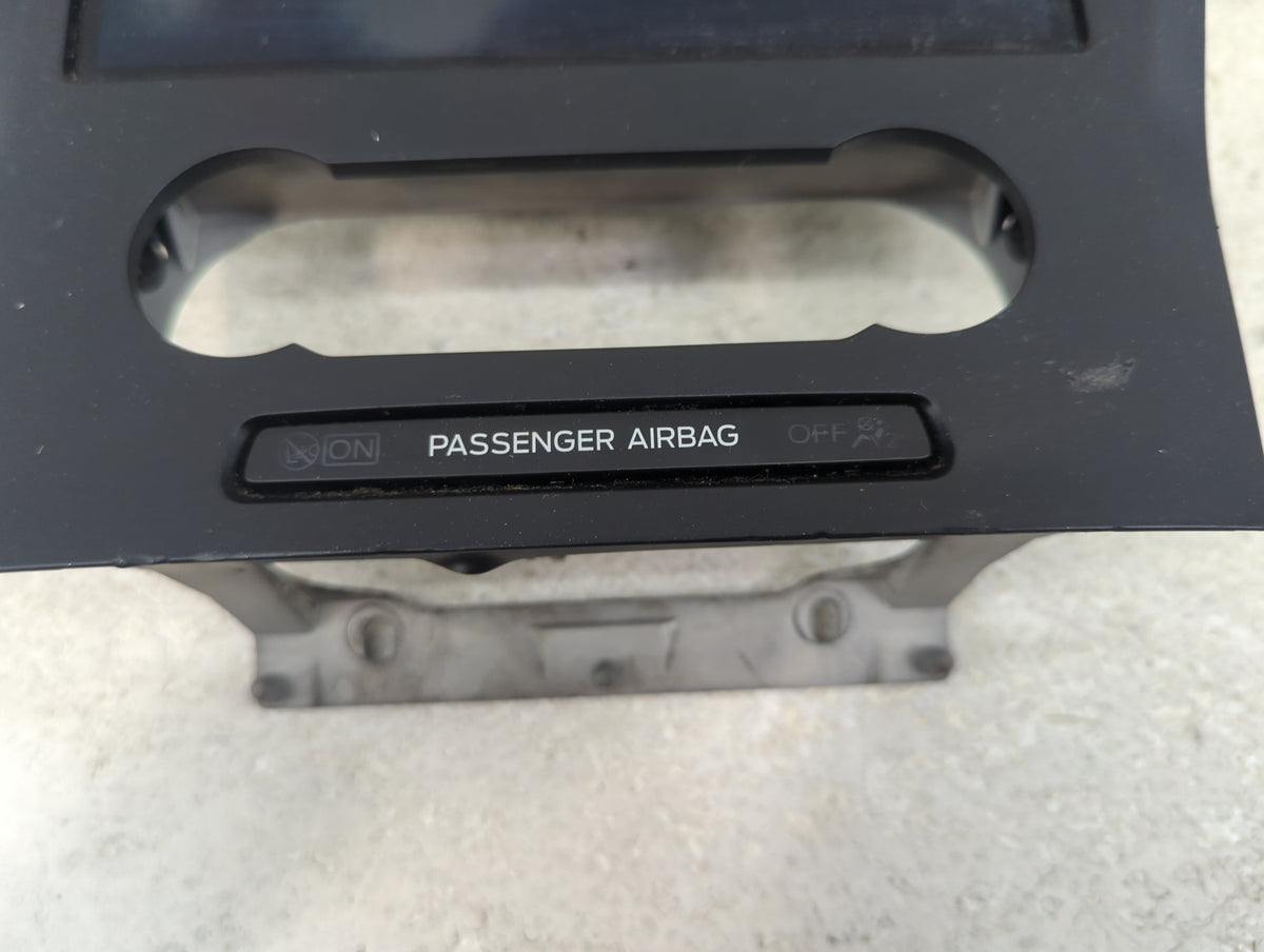 Ford Edge Information Radio Display Screen 1468592 - Oemusedautoparts1.com