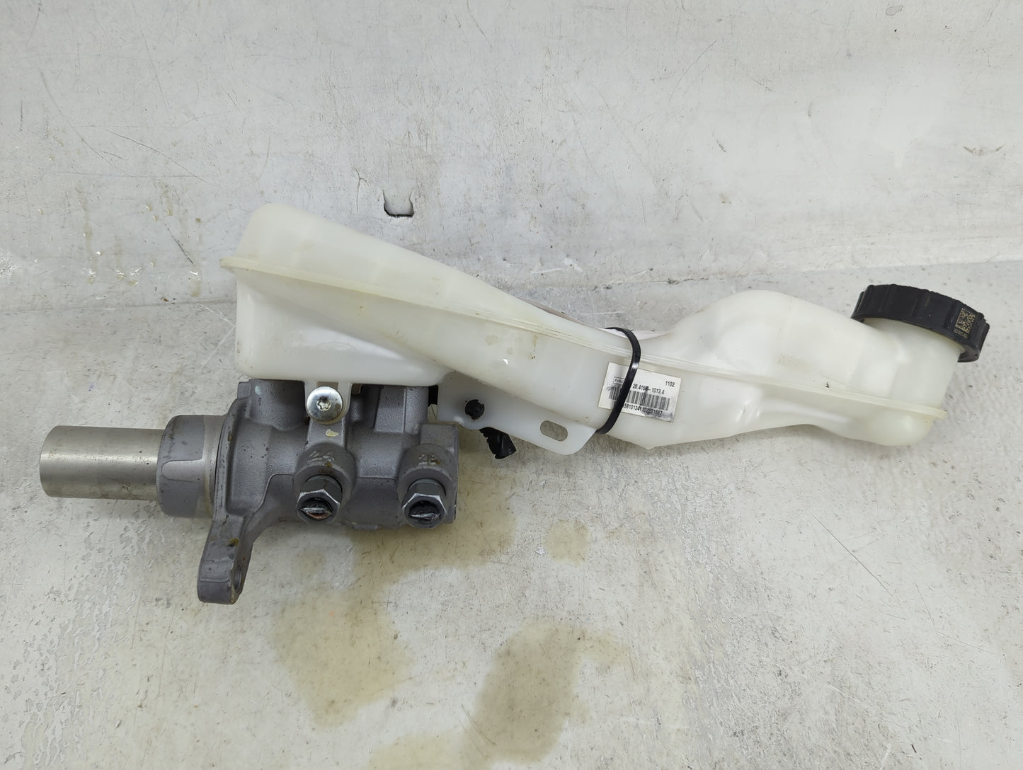 2015-2020 Ford Edge Brake Master Cylinder 1490510 - Oemusedautoparts1.com