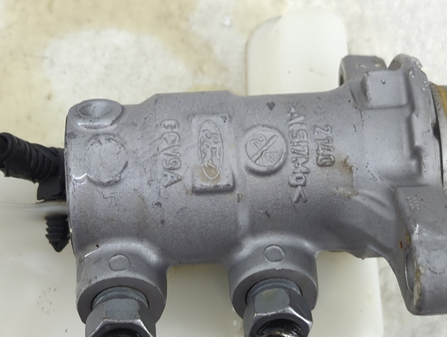 2015-2020 Ford Edge Brake Master Cylinder 1490510 - Oemusedautoparts1.com