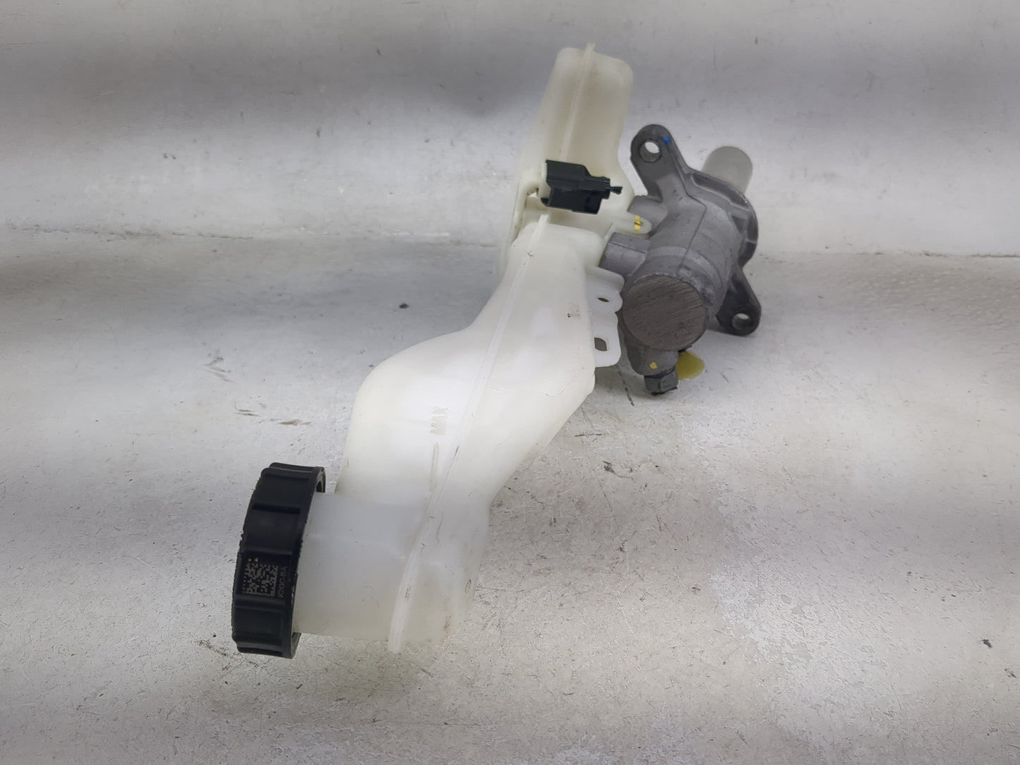 2015-2020 Ford Edge Brake Master Cylinder 1491017 - Oemusedautoparts1.com