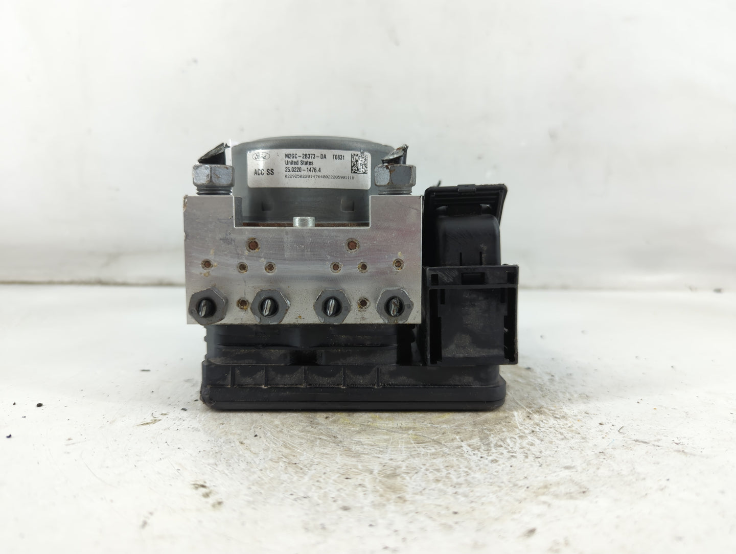 2019-2020 Ford Edge ABS Pump Control Module Replacement P/N:M2GC-2B373-DA EG9C-2C405-AC Fits Fits 2019 2020 OEM Used Auto Pa
