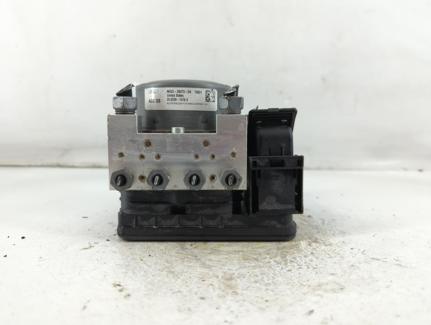 2019-2020 Ford Edge ABS Pump Control Module Replacement P/N:M2GC-2B373-DA EG9C-2C405-AC Fits Fits 2019 2020 OEM Used Auto Pa