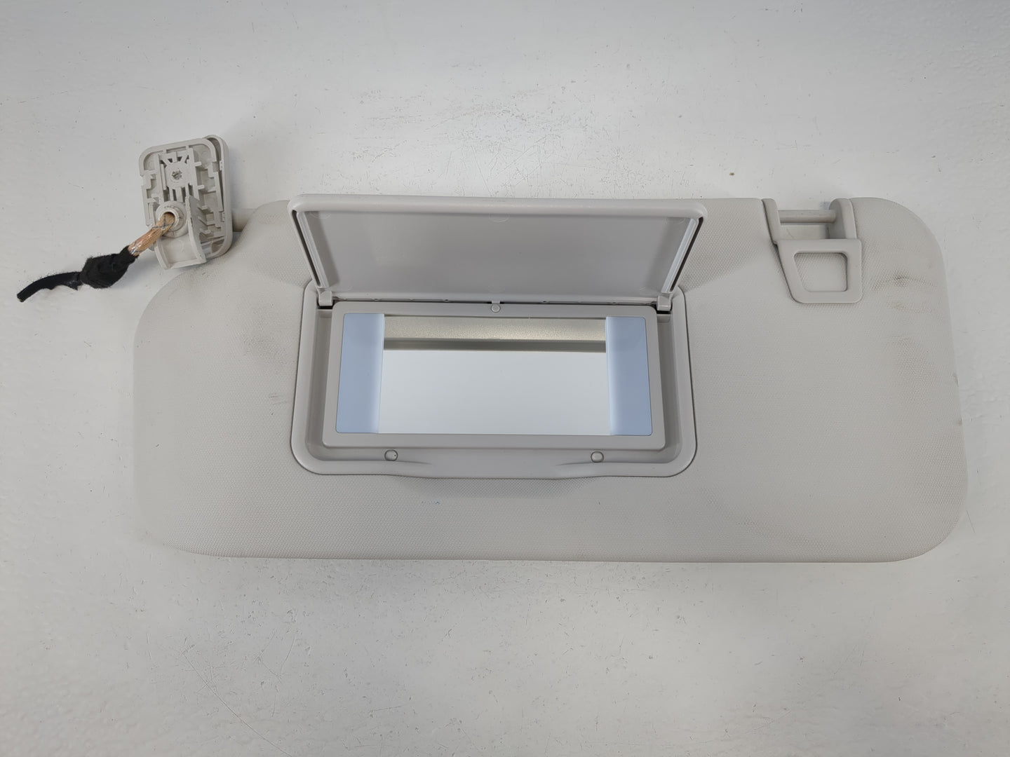 2021-2022 Ford Escape Sun Visor Shade Replacement Driver Left Mirror Fits Fits 2021 2022 OEM Used Auto Parts - Oemusedautopa