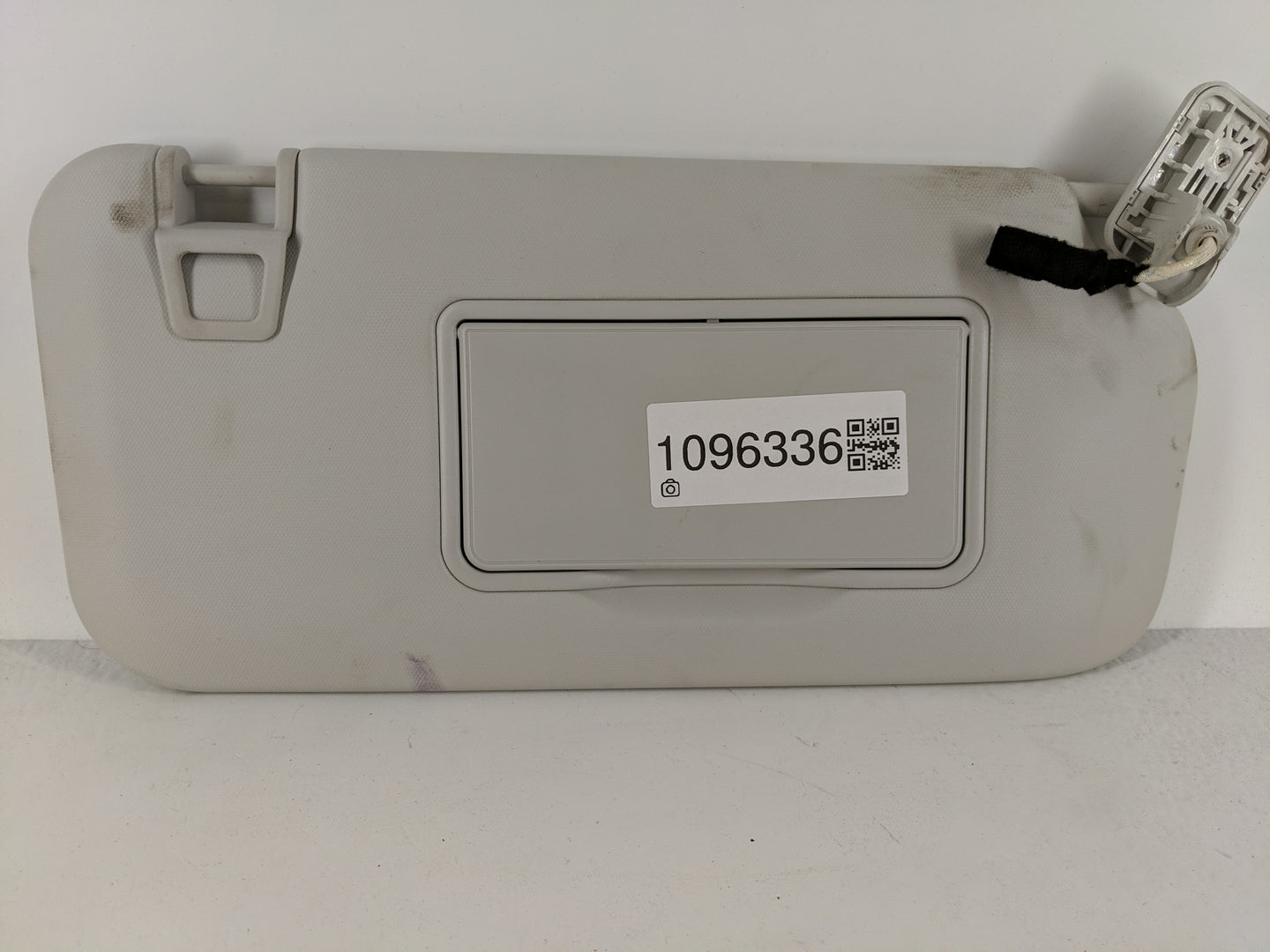 2021-2022 Ford Escape Sun Visor Shade Replacement Passenger Right Mirror Fits Fits 2021 2022 OEM Used Auto Parts - Oemusedau